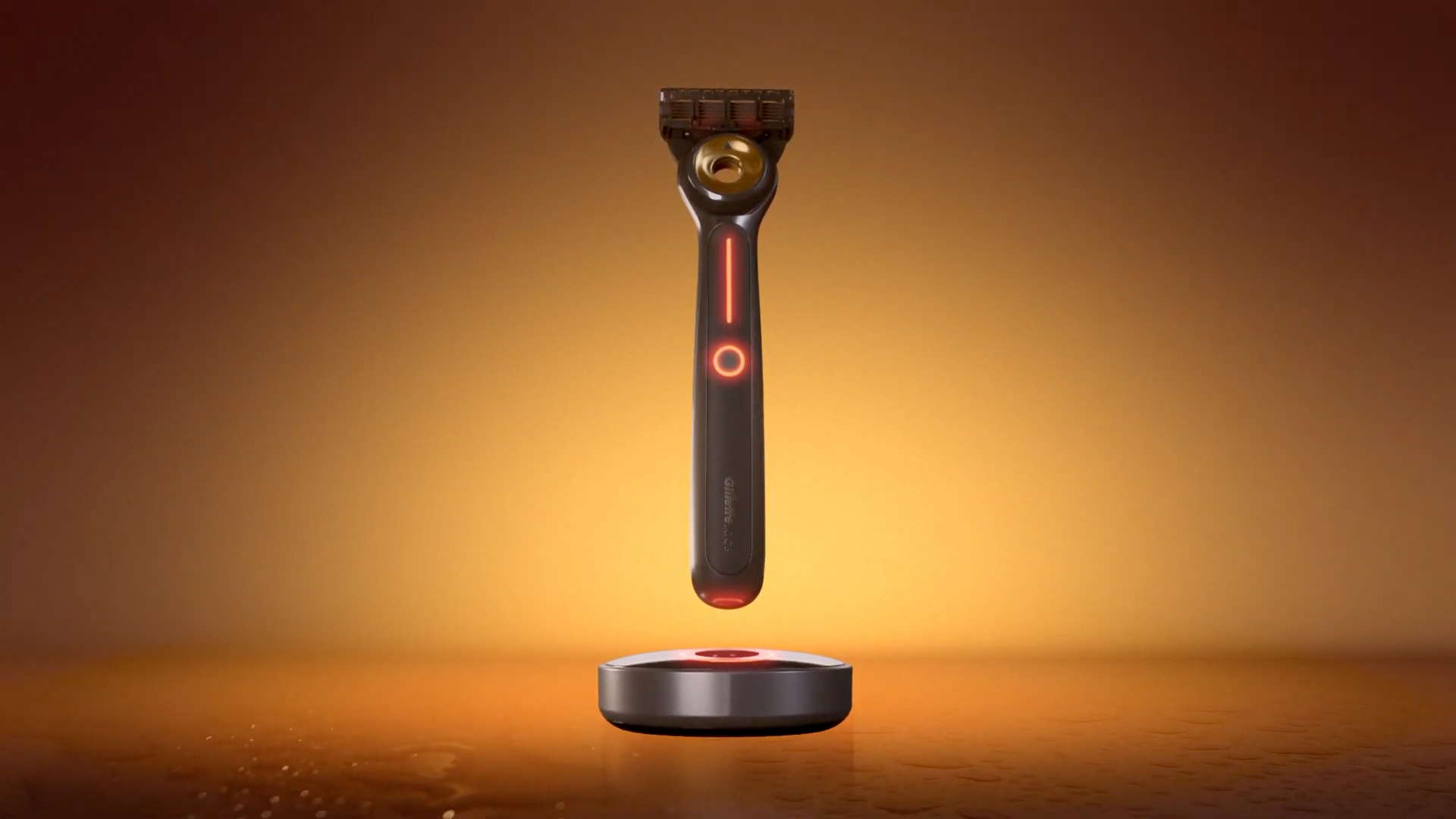 HEATED RAZOR BY GILLETTELABS | FEELING OF A HOT TOWEL SHAVE